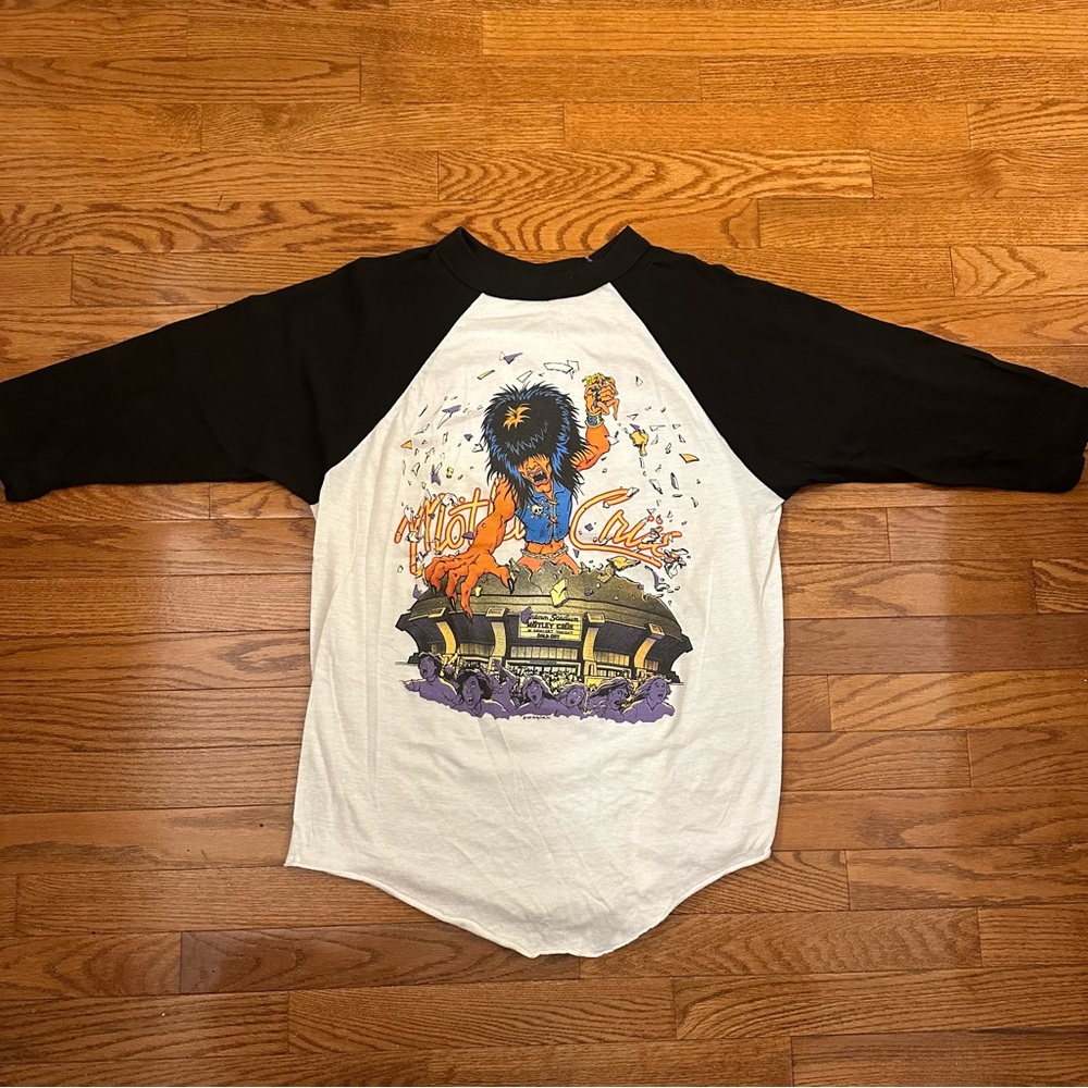 Vintage 1987 Motley Crue 3/4 sleeve tour shirt size XL